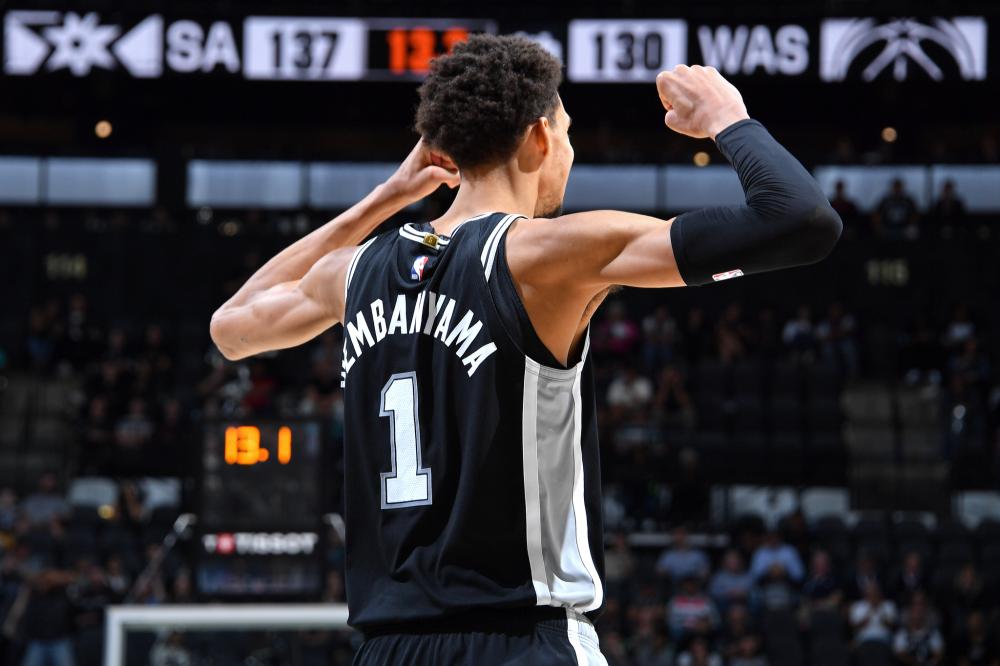 作都牵动着 作都牵动着